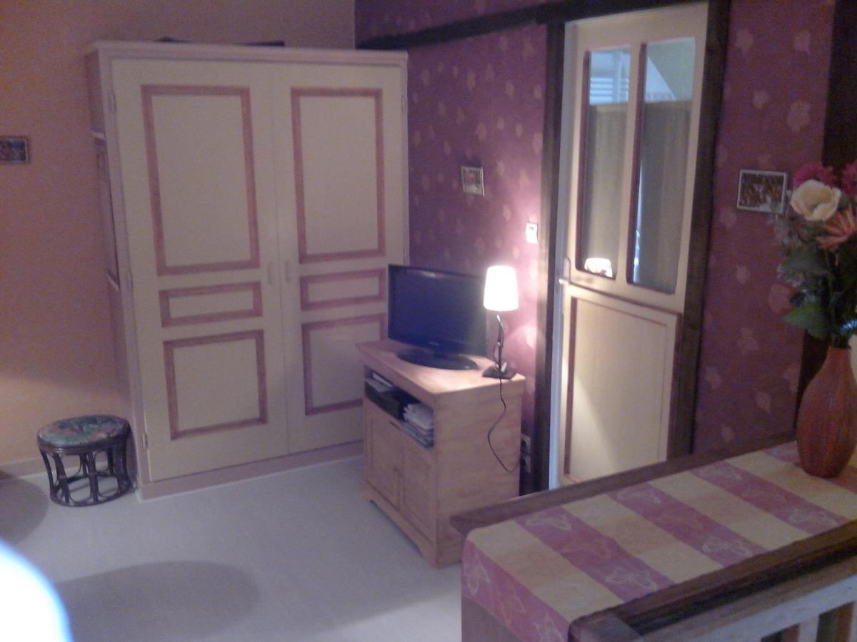 Les Hirondelles Bed & Breakfast อังแซ็ง ภายนอก รูปภาพ