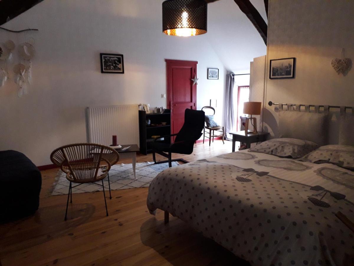 Les Hirondelles Bed & Breakfast อังแซ็ง ภายนอก รูปภาพ