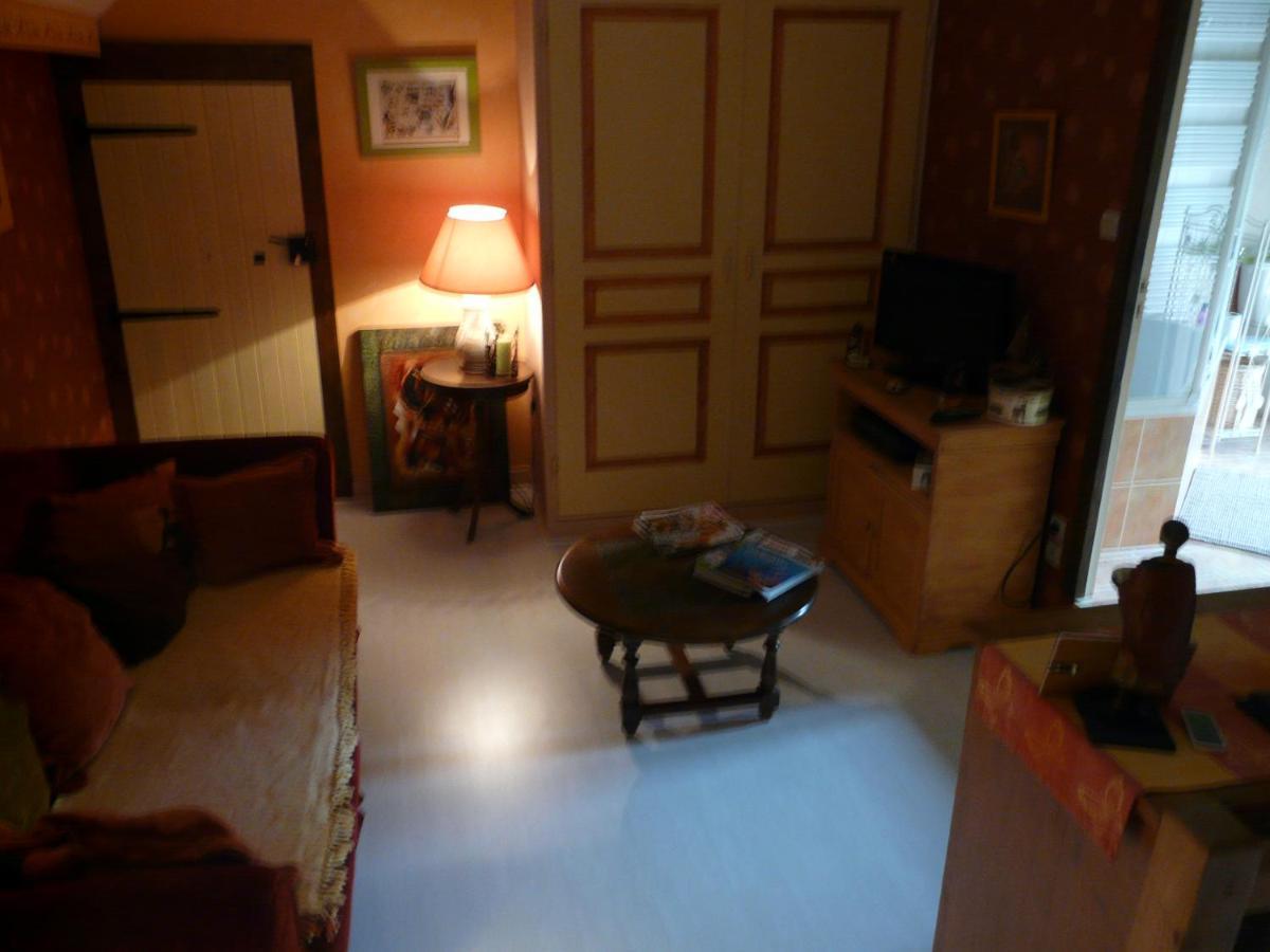 Les Hirondelles Bed & Breakfast อังแซ็ง ภายนอก รูปภาพ