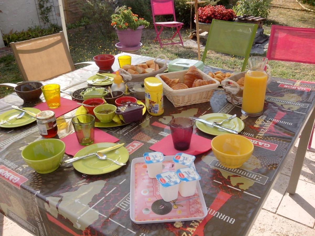 Les Hirondelles Bed & Breakfast อังแซ็ง ภายนอก รูปภาพ