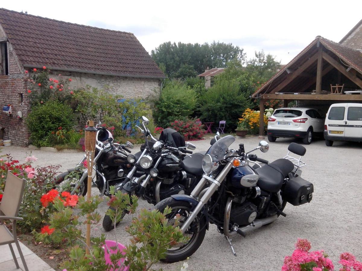 Les Hirondelles Bed & Breakfast อังแซ็ง ภายนอก รูปภาพ
